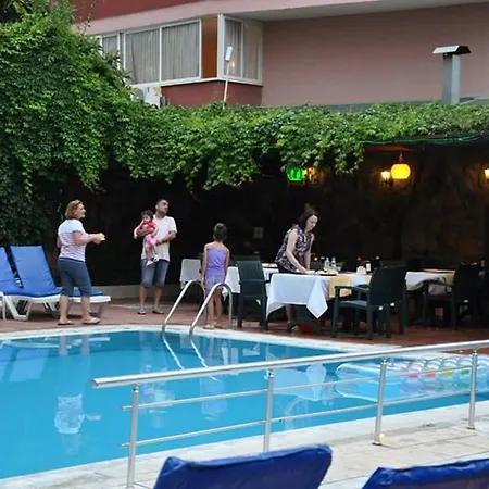 Odeon Apart Hotel *